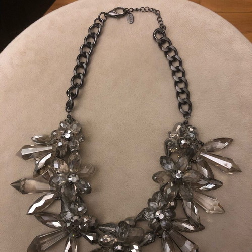 Zara vintage necklace with floral design, new, gray