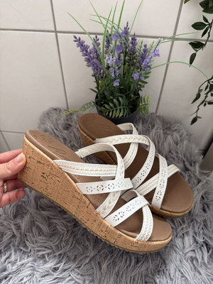 Skechers cushion sole sandals with leather straps