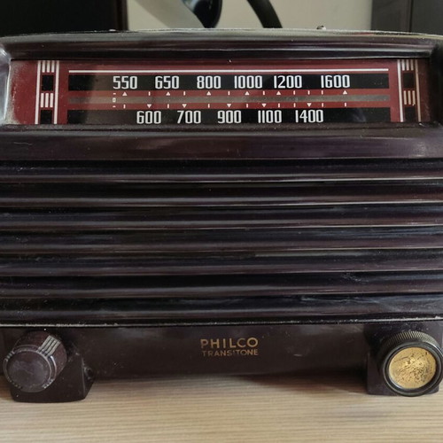 Philco Transitone 46-250 vintage radio used, missing back cover