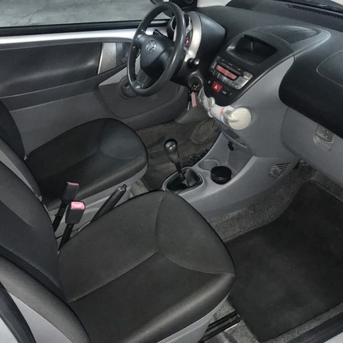 Toyota Aygo 1.0L used, silver, manual, 2008 model