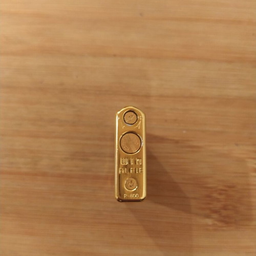 Win Alfie P-800 vintage lighter like new, black and gold