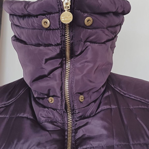 Zuiki women's short jacket size M like new, purple with gold zipper