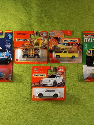 Μεταλλικά αυτοκινητάκια Matchbox καινούργια, σετ 36 τεμαχίων