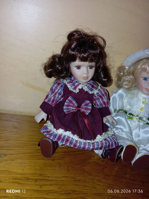 Dolls like new