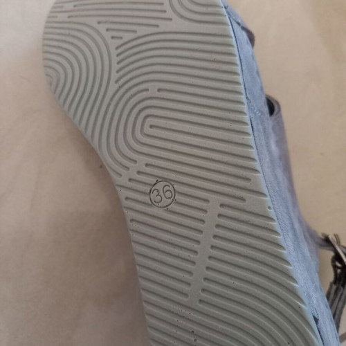 Women's sandals size 36 like new, gray color
