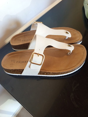 Γυναικείο σανδάλι Primark σαν καινούργιο, άσπρο, μέγεθος 38