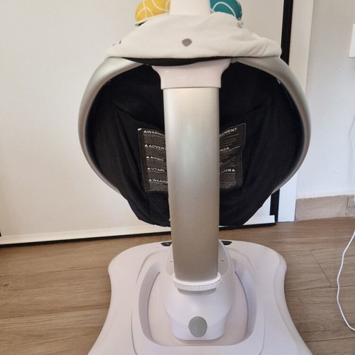 Mamaroo 4moms relax electric baby swing like new with 5 motions and sounds