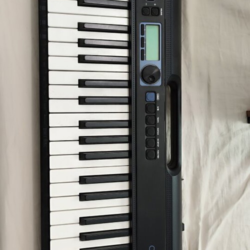 Casio CT-S300 Keyboard with 61 Dynamic Keys Black new