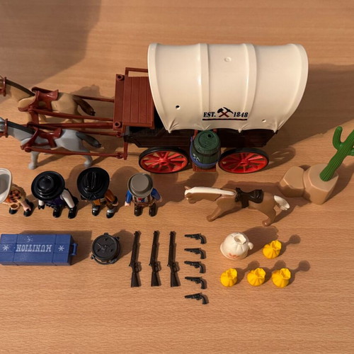 Playmobil 5248 Covered Wagon with Raiders used