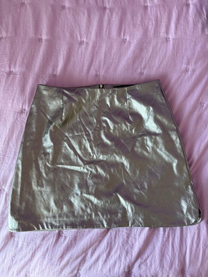 Silver skirt size 40 like new
