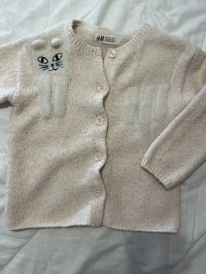 H&M knitted cardigan soft, like new, size 2-4 years