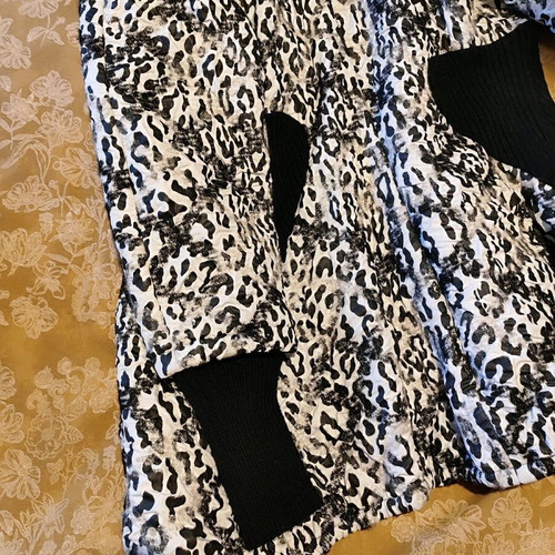 Leopard jacket with hood like new, size M