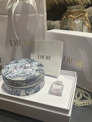 Dior Beauty Gift Set with Miss Dior Mini and Toile de Jouy Pouch