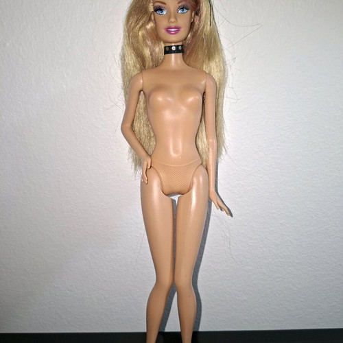 Barbie doll used in excellent condition