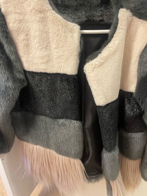 Fur coat new, white and gray, sizes M and L
