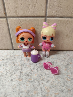 Set of 2 lol dolls