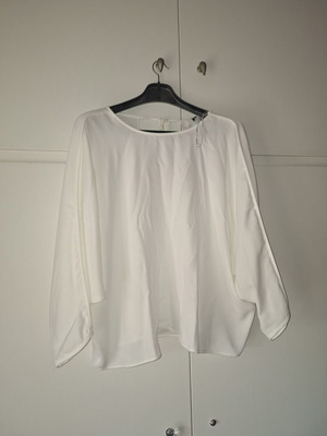 BSB blouse new with tag, white, 3/4 sleeves, sizes XL and XXL