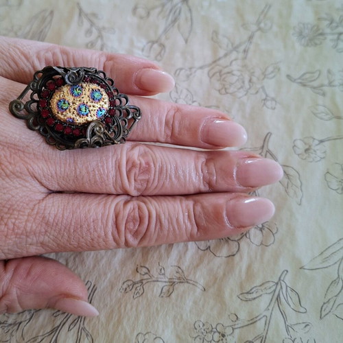 Artwear Dimitriadis ring like new with unique design
