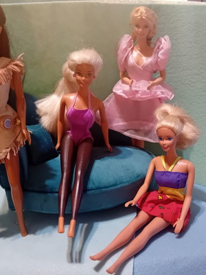 Barbies vintage lot used, 3 different dolls including Pocahontas