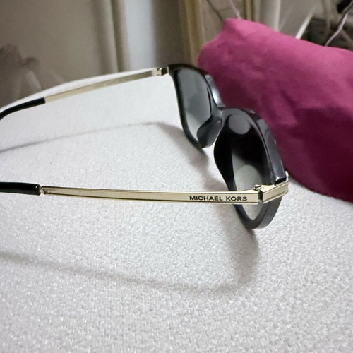 Michael Kors sunglasses like new, black