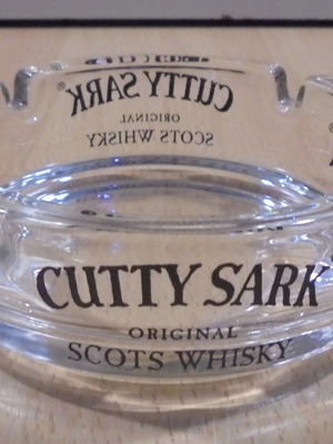Cutty Sark Scots Whisky διαφημιστικό γυάλινο τασάκι σαν καινούργιο