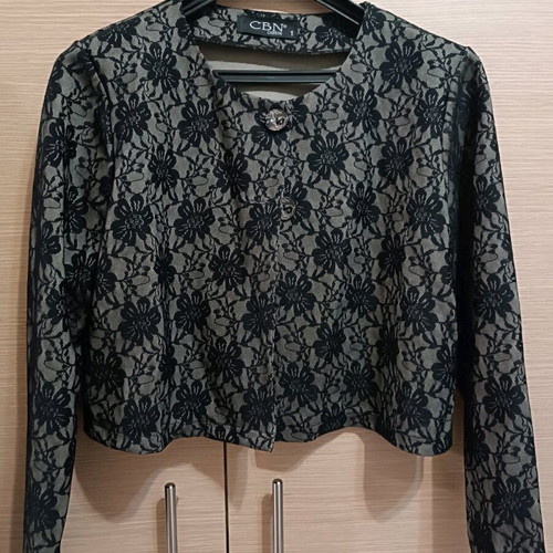 Cabrini short formal jacket like new with lace