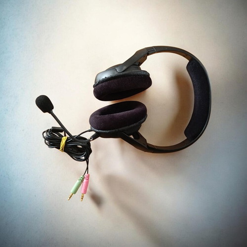Creative Sound Blaster gaming headset with microphone used