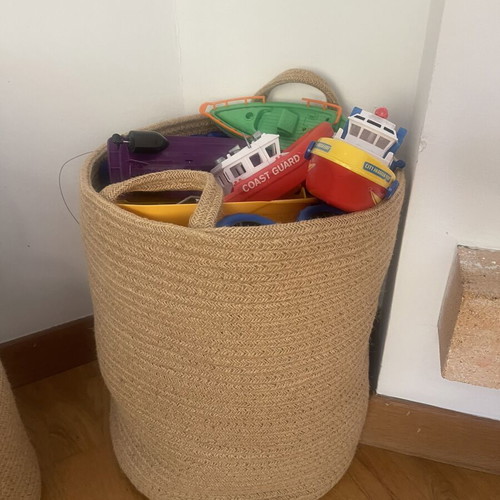 Seagrass baskets like new, set of 2