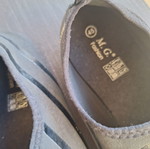 Black water shoes size 45, like new, sock style