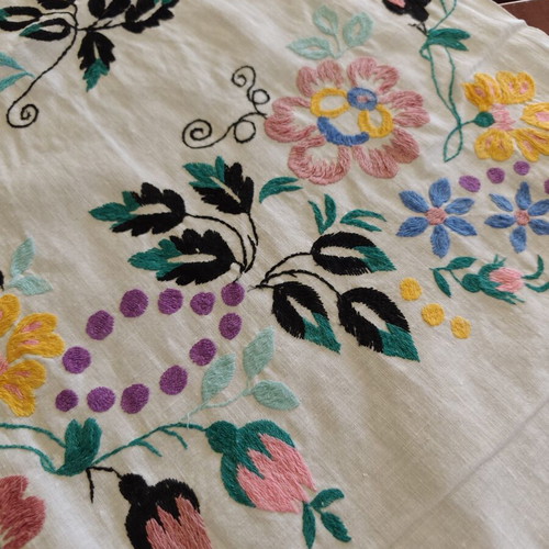 Traditional handmade table runner like new 45x270 cm