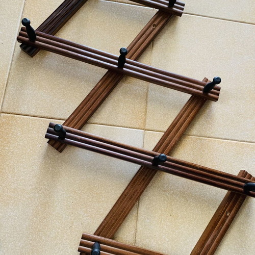 Wooden wall hanger harmonica style with 10 hooks, new