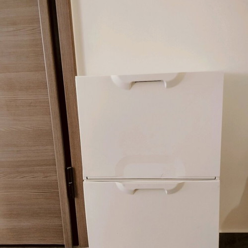 Plastic shoe racks, 2 pieces, white color like new