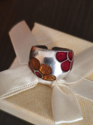 Meli Melo silver 925 ring adjustable, like new with red and orange flowers