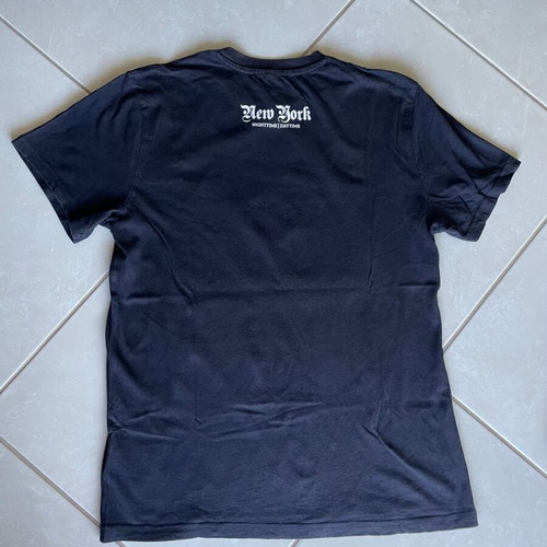H&M T-Shirt Black Graphic Like New Size Medium