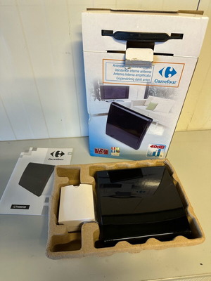 Indoor TV antenna with amplifier like new