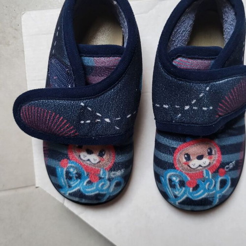 Children's anatomical slippers size 26 blue like new