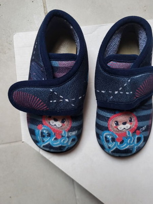 Children's anatomical slippers size 26 blue like new