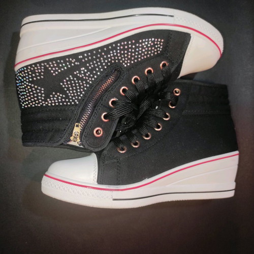 Women's shoes with heels and rhinestones used, size 39, black
