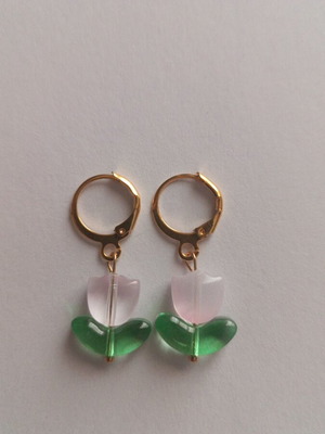 Tulip earrings new with gold clasp