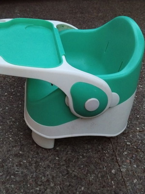 Highchair used with movable tray