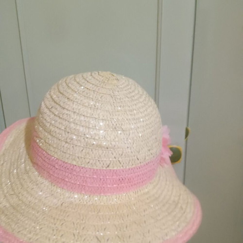Straw hat for girl size 55 like new, shiny