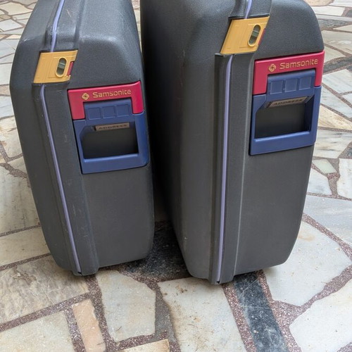 Samsonite Vintage Suitcases Set of 2 with Keys graphite