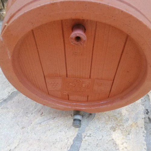 Barrel 25 liters used for wine and oil made of plastic