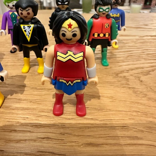 Playmobil DC figures like new, set of 9 pieces