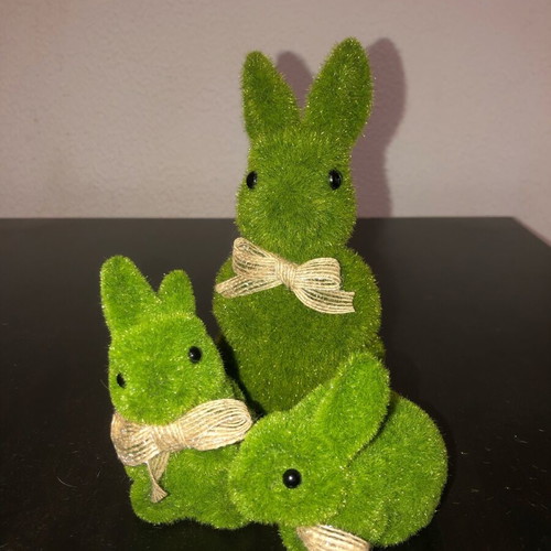 Rabbit decoration set new in excellent condition