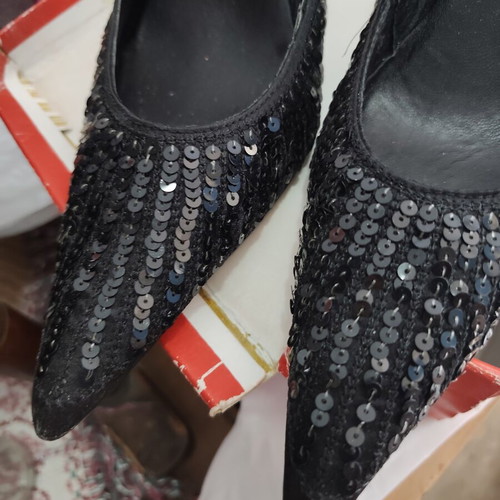 Arte Piedi leather pumps with sequins like new, size 38, black