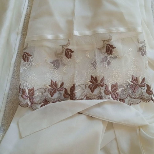 Satin set nightgown and robe like new, small, ivory color, excellent quality Elizabeth George