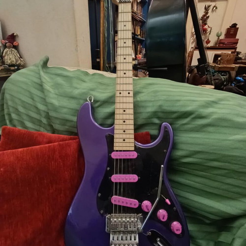 CUSTOM ELECTRIC GUITAR TYPE VAN HALEN IDEAL FOR THRASH HEAVY METAL BLUES