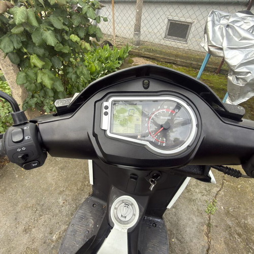 Benelli Quattronove X scooter like new, 49cc two-stroke air cooling