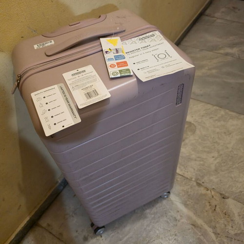 American Tourister suitcase like new, rare pink USA model